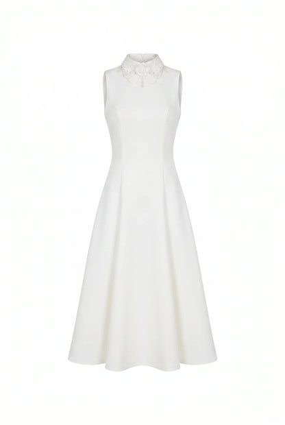 ELEGANT WHITE MIDI DRESS WITH A HIGH NECKLINE