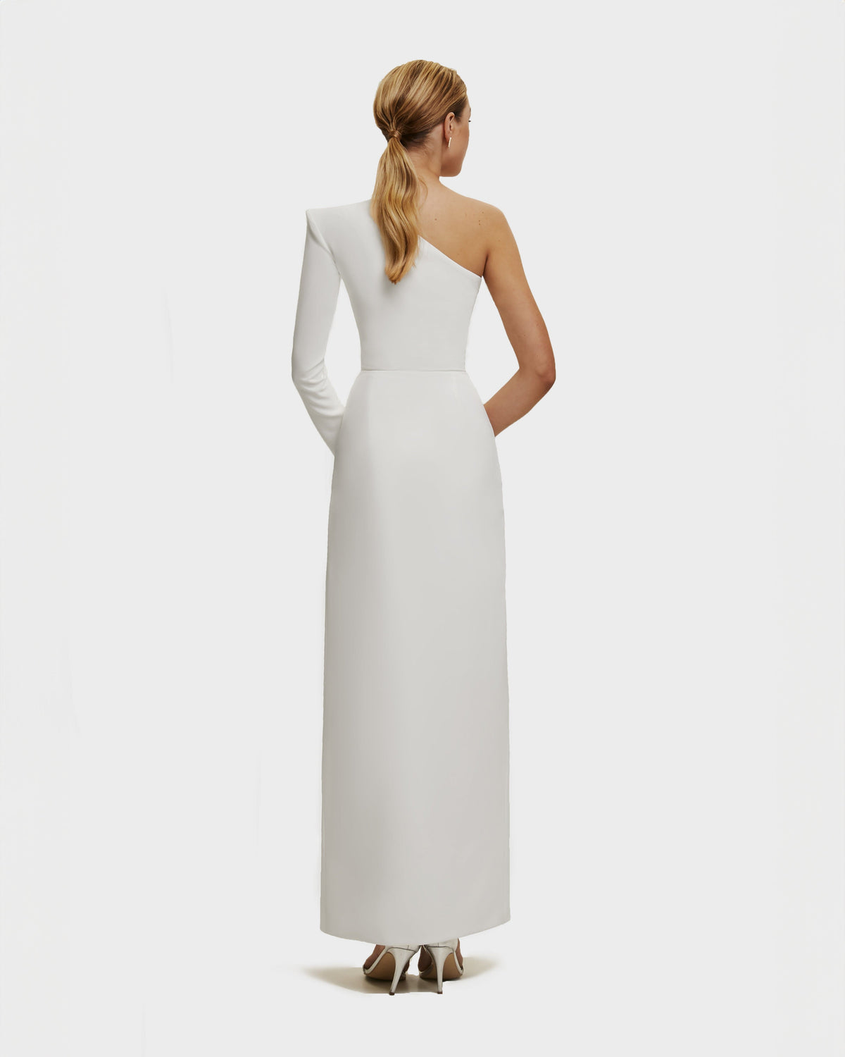 WHITE LONG-SLEEVED DRESS WITH SHARP SHOULDER CUT