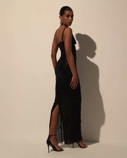 BLACK CORSET WITH DEEP V-NECKLINE
