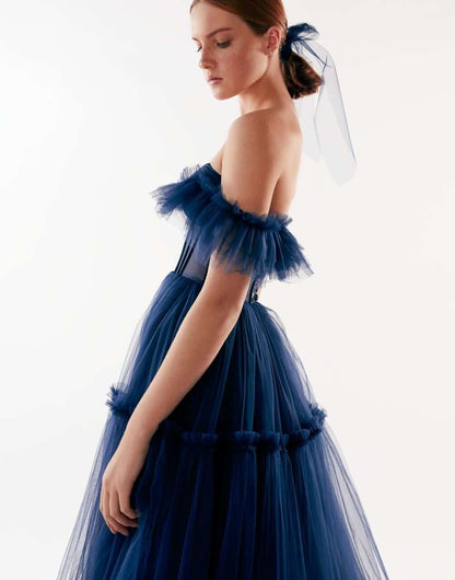 ELEGANT OFF-THE-SHOULDER MAXI DRESS