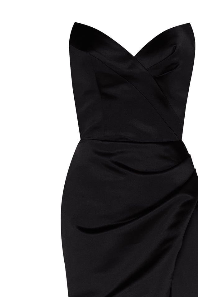 BLACK STRAPLESS EVENING GOWN WITH THIGH SLIT