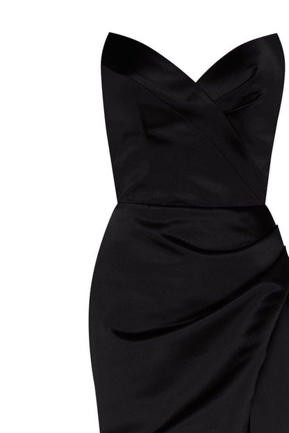 BLACK STRAPLESS EVENING GOWN WITH THIGH SLIT