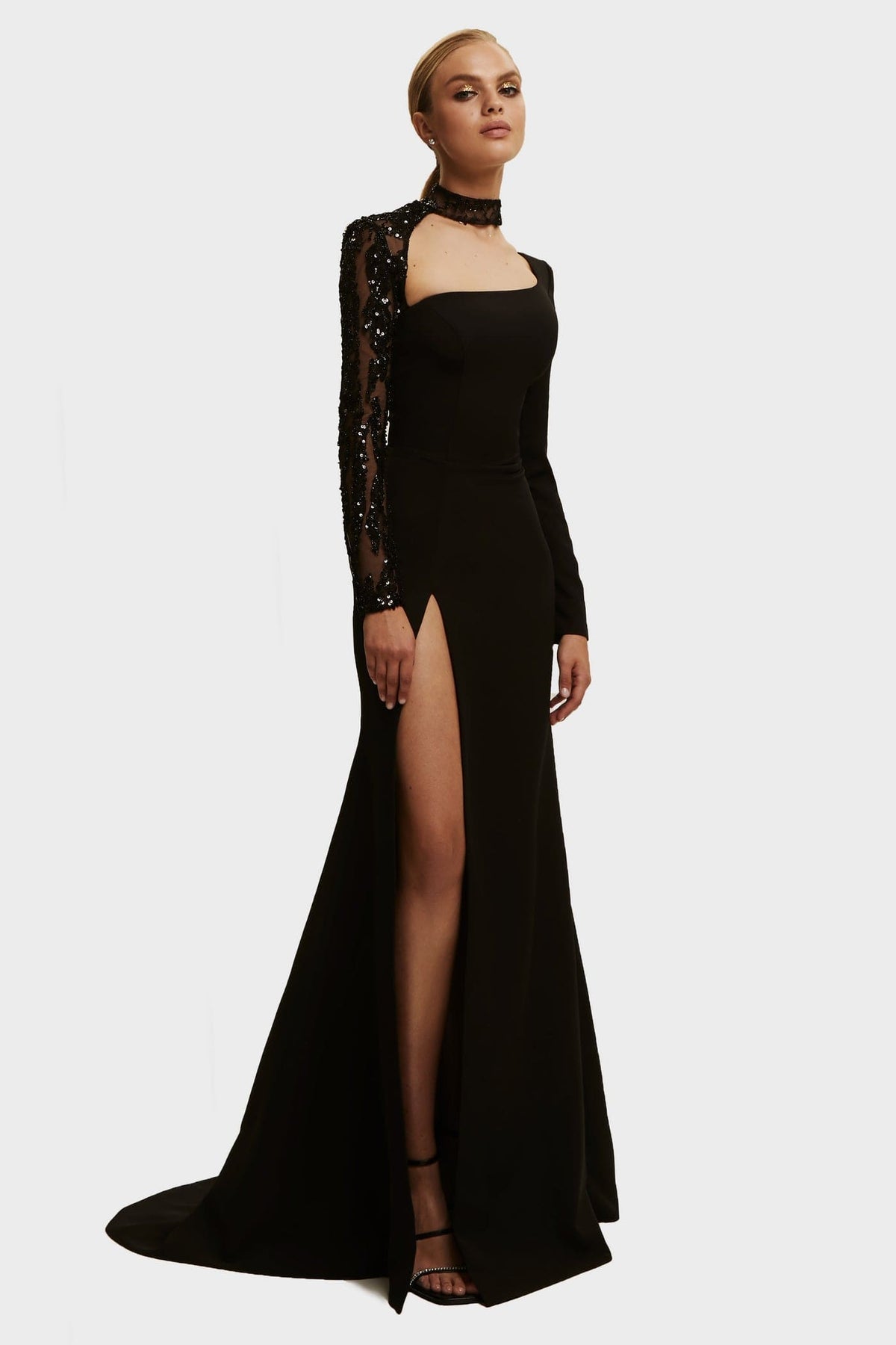 TRUMPET GOWN WITH DETACHABLE SLEEVE
