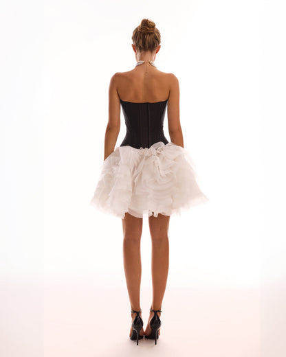 SMART HEART-SHAPED BLACK CORSET MINI SKIRT WITH WHITE FLOWER APPLIQUES