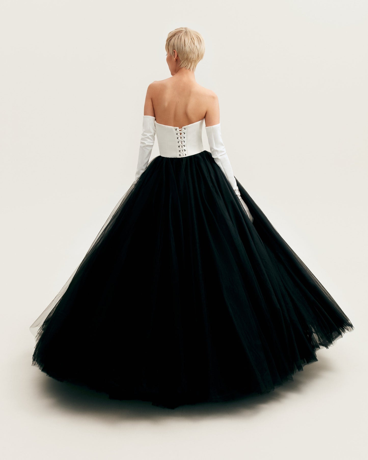 B&W TULLE EVENING SET WITH GLOVES