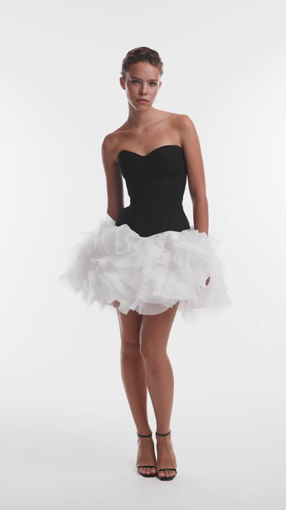 SMART HEART-SHAPED BLACK CORSET MINI SKIRT WITH WHITE FLOWER APPLIQUES